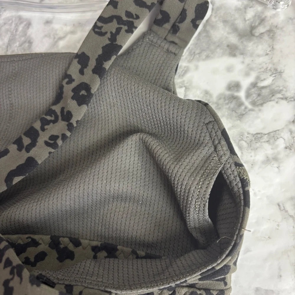 Athleta WARRIOR LONGLINE PRINTED BRA Leopard - Picture 5 of 5